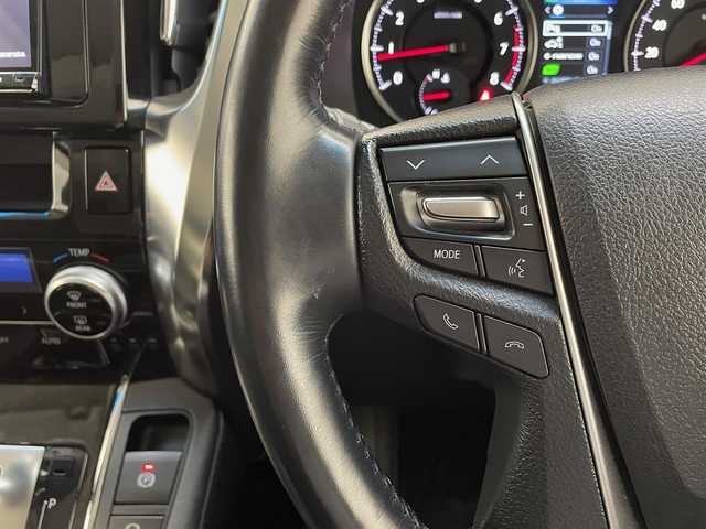 トヨタ アルファード S Cパッケージ 兵庫県 2016(平28)年 3.7万km ブラック ALPINE8インチナビ/（CD/DVD/AUX/MSV/Bluetooth/フルセグTV）/・X8V/バックカメラ/ツインムーンルーフ/レーダークルーズコントロール/プリクラッシュセーフティー/PKSB/電子パーキング/AUTO HOLD/クリアランスソナー/コーナーセンサー（前後）/横滑り防止装置/カーテンエアバッグ/ISOFIX/ALPINE10.1型フリップダウンモニター/パワーバックドア/両側パワースライドドア/ハーフレザーシート/D席メモリ付パワーシート/ステアリングヒーター/LEDフォグランプ/LEDヘッドライト/オートライト/ビルトインETC/前方ドライブレコーダー/スマートキー/純正フロアマット/ドアバイザー