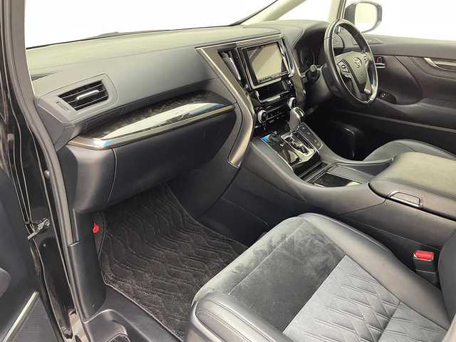 トヨタ アルファード S Cパッケージ 兵庫県 2016(平28)年 3.7万km ブラック ALPINE8インチナビ/（CD/DVD/AUX/MSV/Bluetooth/フルセグTV）/・X8V/バックカメラ/ツインムーンルーフ/レーダークルーズコントロール/プリクラッシュセーフティー/PKSB/電子パーキング/AUTO HOLD/クリアランスソナー/コーナーセンサー（前後）/横滑り防止装置/カーテンエアバッグ/ISOFIX/ALPINE10.1型フリップダウンモニター/パワーバックドア/両側パワースライドドア/ハーフレザーシート/D席メモリ付パワーシート/ステアリングヒーター/LEDフォグランプ/LEDヘッドライト/オートライト/ビルトインETC/前方ドライブレコーダー/スマートキー/純正フロアマット/ドアバイザー