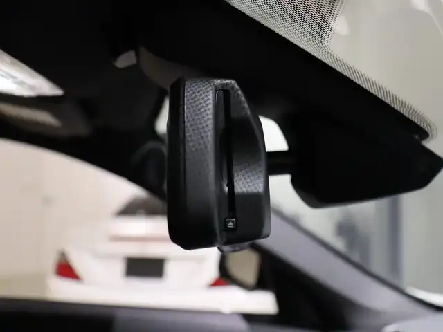 ＢＭＷ Ｘ１ xDrive 18d Mスポーツ 静岡県 2021(令3)年 0.9万km アルピンホワイトⅢ 衝突軽減ブレーキ　/半革　/ＡＣＣ　/純正１８ＡＷ　/ＥＴＣ　/ＬＥＤ　/アンビエントライト　/アイドリングストップ　/電動リアゲート　/パドルシフト　/コーナーセンサー　/スマートキー　/社外ドライブレコーダー