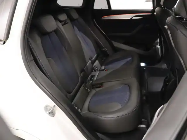 ＢＭＷ Ｘ１ xDrive 18d Mスポーツ 静岡県 2021(令3)年 0.9万km アルピンホワイトⅢ 衝突軽減ブレーキ　/半革　/ＡＣＣ　/純正１８ＡＷ　/ＥＴＣ　/ＬＥＤ　/アンビエントライト　/アイドリングストップ　/電動リアゲート　/パドルシフト　/コーナーセンサー　/スマートキー　/社外ドライブレコーダー