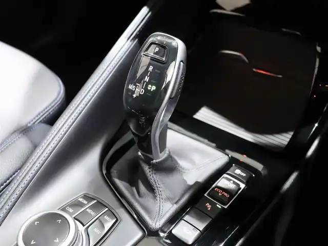 ＢＭＷ Ｘ１ xDrive 18d Mスポーツ 静岡県 2021(令3)年 0.9万km アルピンホワイトⅢ 衝突軽減ブレーキ　/半革　/ＡＣＣ　/純正１８ＡＷ　/ＥＴＣ　/ＬＥＤ　/アンビエントライト　/アイドリングストップ　/電動リアゲート　/パドルシフト　/コーナーセンサー　/スマートキー　/社外ドライブレコーダー