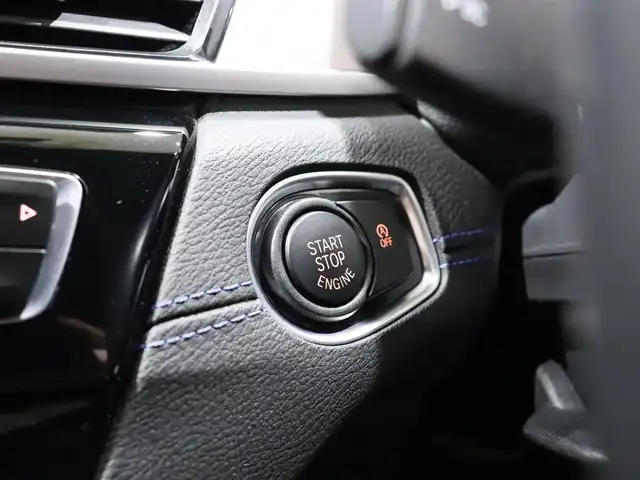 ＢＭＷ Ｘ１ xDrive 18d Mスポーツ 静岡県 2021(令3)年 0.9万km アルピンホワイトⅢ 衝突軽減ブレーキ　/半革　/ＡＣＣ　/純正１８ＡＷ　/ＥＴＣ　/ＬＥＤ　/アンビエントライト　/アイドリングストップ　/電動リアゲート　/パドルシフト　/コーナーセンサー　/スマートキー　/社外ドライブレコーダー