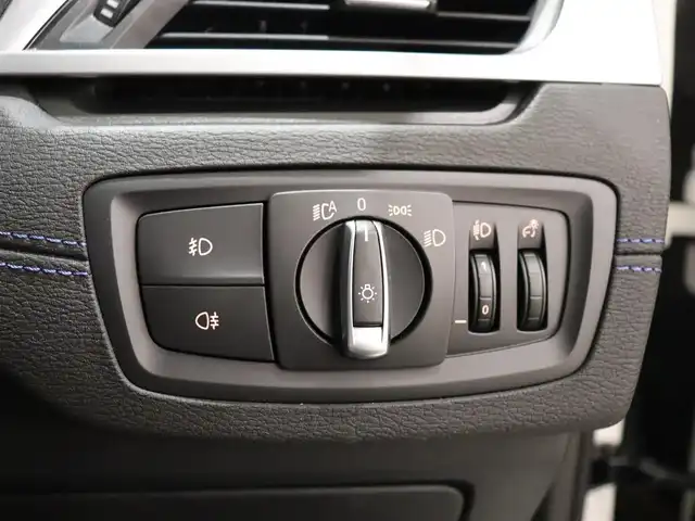 ＢＭＷ Ｘ１ xDrive 18d Mスポーツ 静岡県 2021(令3)年 0.9万km アルピンホワイトⅢ 衝突軽減ブレーキ　/半革　/ＡＣＣ　/純正１８ＡＷ　/ＥＴＣ　/ＬＥＤ　/アンビエントライト　/アイドリングストップ　/電動リアゲート　/パドルシフト　/コーナーセンサー　/スマートキー　/社外ドライブレコーダー