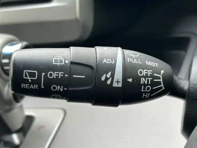 ホンダ フリード ハイブリット ジャストセレクション+ 福岡県 2014(平26)年 7万km ホワイトオーキッドパール ・純正ナビ/（バックカメラ/DVD再生/・ETC/・クルーズコントロール/・両側パワースライドドア/・ウォークスルー/・キセノンヘッドライト/・純正フロアマット/・アルミホイール/・CDチェンジャー/・スマートキー