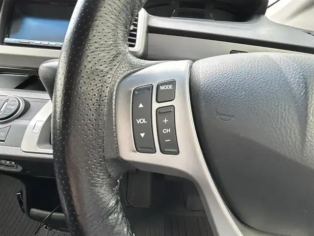 ホンダ フリード ハイブリット ジャストセレクション+ 福岡県 2014(平26)年 7万km ホワイトオーキッドパール ・純正ナビ/（バックカメラ/DVD再生/・ETC/・クルーズコントロール/・両側パワースライドドア/・ウォークスルー/・キセノンヘッドライト/・純正フロアマット/・アルミホイール/・CDチェンジャー/・スマートキー