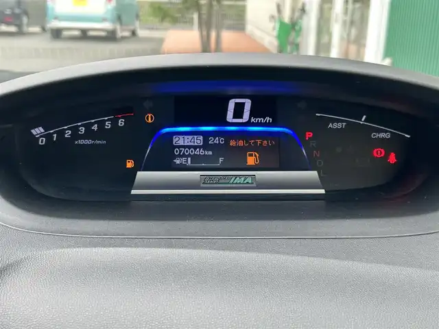 ホンダ フリード ハイブリット ジャストセレクション+ 福岡県 2014(平26)年 7万km ホワイトオーキッドパール ・純正ナビ/（バックカメラ/DVD再生/・ETC/・クルーズコントロール/・両側パワースライドドア/・ウォークスルー/・キセノンヘッドライト/・純正フロアマット/・アルミホイール/・CDチェンジャー/・スマートキー