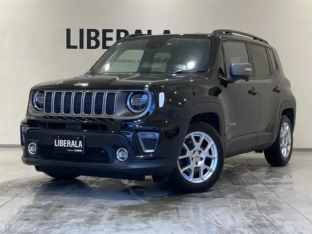 クライスラー・ジープ ジープ レネゲード リミテッド 熊本県 2019(平31)年 7.3万km 黒 ・スマートキー/・プッシュスタート/・自動緊急ブレーキ/・レーンセンス/・パークセンス/・ブラインドスポットモニター/・アダプティブヘッドライト/・クルーズコントロール/・黒革シート/・前席パワーシート/・前席シートヒーター/・ハンドルヒーター/・純正メモリナビ/【Bluetooth・USB・AUX】/・フルセグTV/・バックカメラ/・タイヤ空気圧センサー/・ETC/・LEDヘッドランプ/・LEDフォグランプ/・オートワイパー