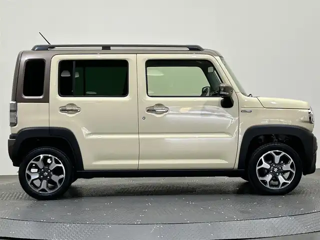 スズキ ハスラー Jスタイル Ⅱ 愛媛県 2024(令6)年 0.7万km シフォンアイボリーメタリック/ウッディブラウン2トーンルーフ ・スズキセーフティサポート/・ディスプレイオーディオ(PVH-9300DVSZS)/・D／N席シートヒーター /・純正15インチアルミホイール/・ステアリングリモコン/・Pスタート/・LEDヘッドライト/・スペアキー/・保証書