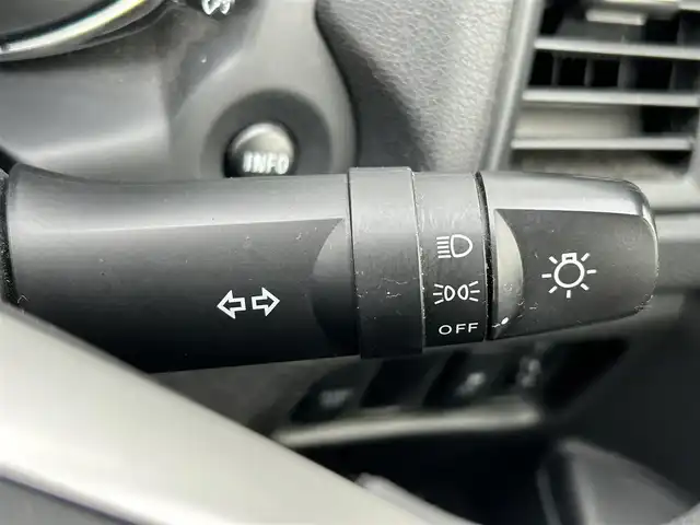 三菱 ＲＶＲ M 熊本県 2015(平27)年 8.8万km シルキーホワイト 社外ナビ/・AM/FM/CD/DVD/USB/iPod/AUX/BT/・フルセグTV/社外ETC/横滑り防止機能/アイドリングストップ/ハロゲンライト/・ヘッドライトレベライザー/電動格納ミラー/社外フロアマット/純正WCP/イモビライザー/リモコンキー/取扱説明書あり/保証書あり