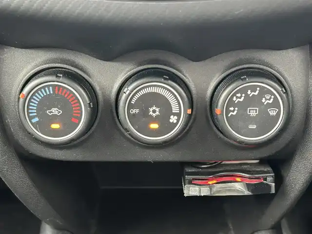 三菱 ＲＶＲ M 熊本県 2015(平27)年 8.8万km シルキーホワイト 社外ナビ/・AM/FM/CD/DVD/USB/iPod/AUX/BT/・フルセグTV/社外ETC/横滑り防止機能/アイドリングストップ/ハロゲンライト/・ヘッドライトレベライザー/電動格納ミラー/社外フロアマット/純正WCP/イモビライザー/リモコンキー/取扱説明書あり/保証書あり