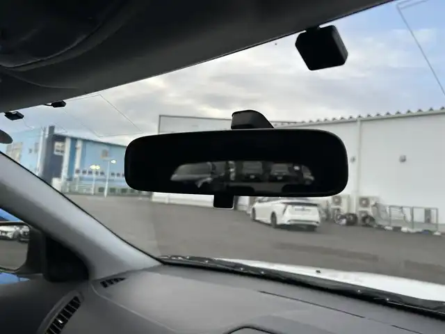 三菱 ＲＶＲ M 熊本県 2015(平27)年 8.8万km シルキーホワイト 社外ナビ/・AM/FM/CD/DVD/USB/iPod/AUX/BT/・フルセグTV/社外ETC/横滑り防止機能/アイドリングストップ/ハロゲンライト/・ヘッドライトレベライザー/電動格納ミラー/社外フロアマット/純正WCP/イモビライザー/リモコンキー/取扱説明書あり/保証書あり