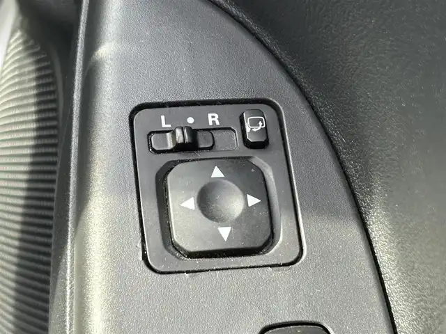 三菱 ＲＶＲ M 熊本県 2015(平27)年 8.8万km シルキーホワイト 社外ナビ/・AM/FM/CD/DVD/USB/iPod/AUX/BT/・フルセグTV/社外ETC/横滑り防止機能/アイドリングストップ/ハロゲンライト/・ヘッドライトレベライザー/電動格納ミラー/社外フロアマット/純正WCP/イモビライザー/リモコンキー/取扱説明書あり/保証書あり