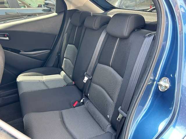 マツダ デミオ 13S ツーリング 静岡県 2017(平29)年 9.6万km エターナルブルーマイカ 純正ナビ/フルセグTV/DVD/CD/BT/USB/バックカメラ/衝突軽減ブレーキ/レーンキープアシスト/ブラインドスポットモニター/前席シートヒーター /LEDヘッドライト/ETC/ステアリングスイッチ/スマートキー×2/保証書/取扱説明書/R2/4/6/7点検記録簿有