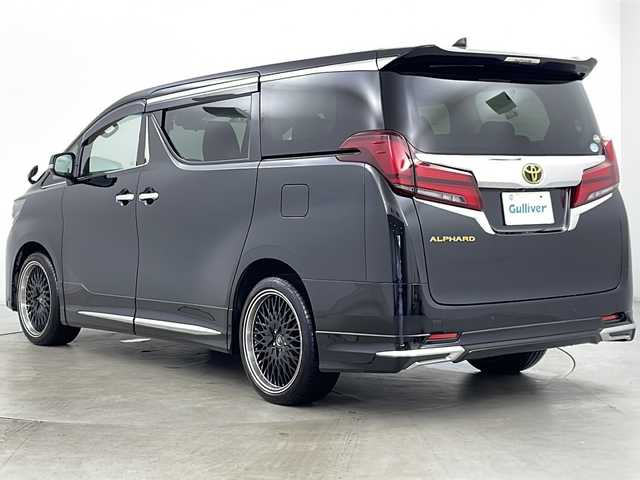 トヨタ アルファード X 道央・札幌 2018(平30)年 8.1万km ブラック ・4WD/・寒冷地仕様/・社外フローティングSDナビ&フルセグ&CD&DVD&SD&BT&ipod&USB&HDMI/・トヨタセーフティセンス/・プリクラッシュセーフティ/・レーダークルーズコントロール/・レーンキープアシスト/・ヒルスタートアシスト/・クリアランスソナー/・ロードサインアシスト/・レーンディパーチャーアラート/・オートマチックハイビーム/・片側パワースライドドア/・バックカメラ/・後席用モニター×2/・社外全方位ドライブレコーダー/・社外エンジンスターター/・フロントワイパーデアイサー/・ビルトインETC/・社外サイド&リアエアロ/・革巻きステアリング/・ステアリングスイッチ/・革調シートカバー/・純正フロアマット/・オートライト/・LEDヘッドライト/・フォグランプ/・スマートキー/・スペアキー/・アイドリングストップ/・プッシュスタート/・横滑り防止/・社外20インチAW