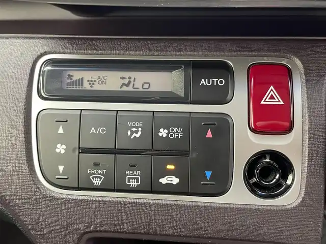 ホンダ Ｎ ＯＮＥ プレミアム ツアラー 群馬県 2014(平26)年 7.6万km プレミアムブルームーンパール 純正７インチナビ　バックカメラ　クルーズコントロール　ＨＩＤライト　オートライト　ベンチシート　社外１３インチＡＷ　ステアリングリモコン　パドルシフト　プッシュスタート　スマートキー　ＥＴＣ　禁煙車