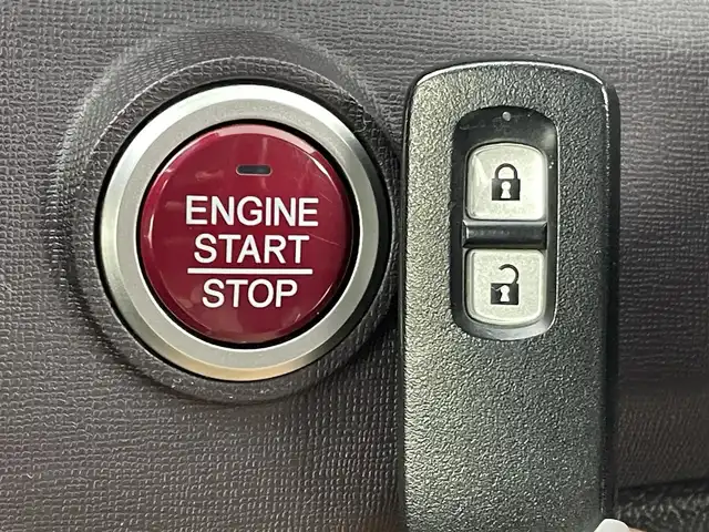 ホンダ Ｎ ＯＮＥ プレミアム ツアラー 群馬県 2014(平26)年 7.6万km プレミアムブルームーンパール 純正７インチナビ　バックカメラ　クルーズコントロール　ＨＩＤライト　オートライト　ベンチシート　社外１３インチＡＷ　ステアリングリモコン　パドルシフト　プッシュスタート　スマートキー　ＥＴＣ　禁煙車