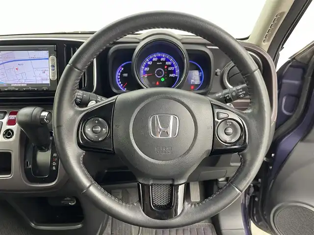 ホンダ Ｎ ＯＮＥ プレミアム ツアラー 群馬県 2014(平26)年 7.6万km プレミアムブルームーンパール 純正７インチナビ　バックカメラ　クルーズコントロール　ＨＩＤライト　オートライト　ベンチシート　社外１３インチＡＷ　ステアリングリモコン　パドルシフト　プッシュスタート　スマートキー　ＥＴＣ　禁煙車