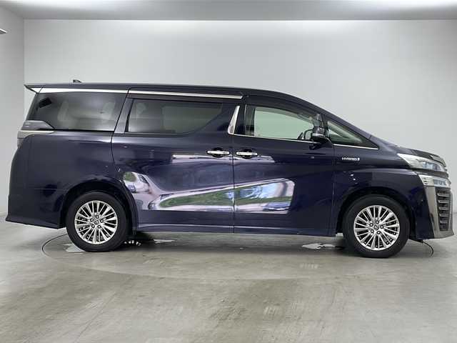 トヨタ ヴェルファイア ハイブリット ZR 道央・札幌 2019(平31)年 4.7万km スパークリングブラックパールクリスタルシャイン ・4WD/・JBLサウンドシステム/・純正ナビ/・BT&CD&DVD&USB&AUX&フルセグTV/・バックカメラ/・両側パワースライドドア/・レザーシート/・前席パワーシート/・前席シートヒーター&ベンチレーション/・レーダークルーズコントロール/・パーキングアシスト/・電動パーキングブレーキ/・ブレーキホールド/・ドアミラーヒーター/・AC100V/・1500W/・ビルトインETC2.0/・オートマチックハイビーム/・オートライト/・LEDヘッドライト&フォグ/・プッシュスタート/・スマートキー/・取扱説明書
