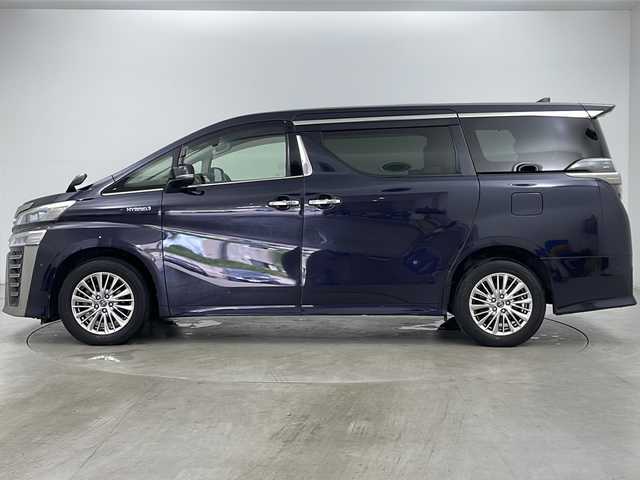 トヨタ ヴェルファイア ハイブリット ZR 道央・札幌 2019(平31)年 4.7万km スパークリングブラックパールクリスタルシャイン ・4WD/・JBLサウンドシステム/・純正ナビ/・BT&CD&DVD&USB&AUX&フルセグTV/・バックカメラ/・両側パワースライドドア/・レザーシート/・前席パワーシート/・前席シートヒーター&ベンチレーション/・レーダークルーズコントロール/・パーキングアシスト/・電動パーキングブレーキ/・ブレーキホールド/・ドアミラーヒーター/・AC100V/・1500W/・ビルトインETC2.0/・オートマチックハイビーム/・オートライト/・LEDヘッドライト&フォグ/・プッシュスタート/・スマートキー/・取扱説明書