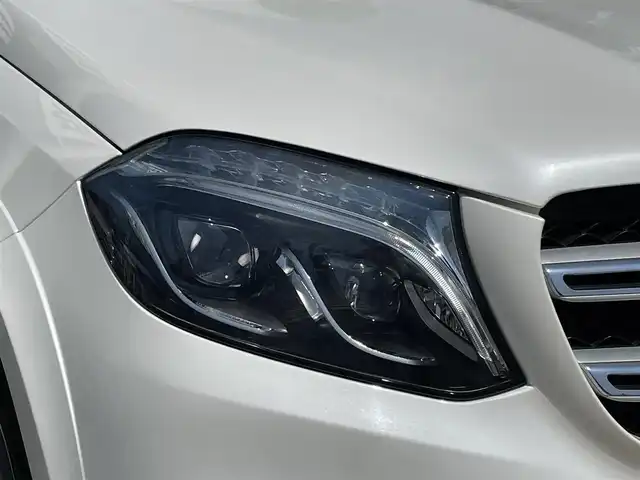 メルセデス・ベンツ ＧＬＳ３５０ｄ 神奈川県 2018(平30)年 4.5万km ダイヤモンドホワイト 純正COMANDナビ/　（Bluetooth・CD・USB）/フルセグTV/黒革シート/前席/2列目シートヒーター/前席パワーシート/サンルーフ/ハーマンカードンサウンドシステム/360°カメラ/レーダーセーフティパッケージ/ブラインドスポットモニター/パワーバックドア/LEDヘッドライト/純正21インチAW/ルーフレール/前方ドラレコ/スマートキー×2/保証書/取扱説明書/R1.2.3.5記録簿有り