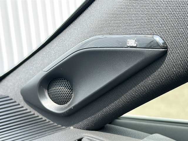 トヨタ ハリアー Z 三重県 2020(令2)年 4万km ブラック 純正マルチメディアナビ/バックカメラ/BSM/JBL/デジタルインナーミラー/USB給電ポート/革巻きステアリング/ステアリングリモコン/前後コーナーセンサー/ビルトインETC2.0/電子パーキング/オートハイビーム/パワーバックドア/パワーシート/電動格納ミラー/禁煙車