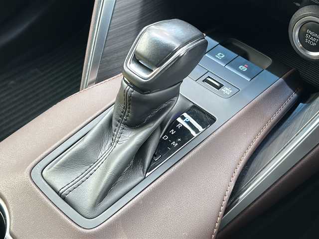 トヨタ ハリアー Z 三重県 2020(令2)年 4万km ブラック 純正マルチメディアナビ/バックカメラ/BSM/JBL/デジタルインナーミラー/USB給電ポート/革巻きステアリング/ステアリングリモコン/前後コーナーセンサー/ビルトインETC2.0/電子パーキング/オートハイビーム/パワーバックドア/パワーシート/電動格納ミラー/禁煙車