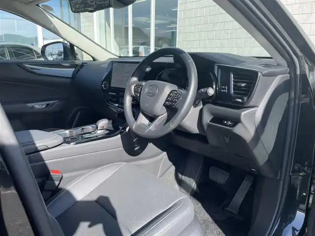 レクサス ＮＸ 250 愛知県 2023(令5)年 0.7万km グラファイトブラックガラスフレーク 〇純正9.8インチナビ/〇フルセグTV/〇ハンズフリーパワーバックドア/〇バックカメラ/〇ビルトインETC2.0/〇レーダークルーズコントロール/〇コーナーセンサー/〇セーフティシステムプラス/〇ブラインドスポットモニター/パーキングサポートブレーキ/〇LEDヘッドランプ/〇LEDフロントフォグランプ/〇革巻きステアリングホイール/パドルシフト/〇合皮シート/〇パワーシート/〇スマートエントリー/スタートシステム/〇左右独立温度調整オートエアコン/ナノイーX/〇デジタルインナーミラー/〇純正オプション20インチアルミホイール/〇モデリスタエアロ(F・R)/〇禁煙車