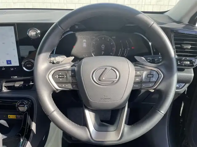 レクサス ＮＸ 250 愛知県 2023(令5)年 0.7万km グラファイトブラックガラスフレーク 〇純正9.8インチナビ/〇フルセグTV/〇ハンズフリーパワーバックドア/〇バックカメラ/〇ビルトインETC2.0/〇レーダークルーズコントロール/〇コーナーセンサー/〇セーフティシステムプラス/〇ブラインドスポットモニター/パーキングサポートブレーキ/〇LEDヘッドランプ/〇LEDフロントフォグランプ/〇革巻きステアリングホイール/パドルシフト/〇合皮シート/〇パワーシート/〇スマートエントリー/スタートシステム/〇左右独立温度調整オートエアコン/ナノイーX/〇デジタルインナーミラー/〇純正オプション20インチアルミホイール/〇モデリスタエアロ(F・R)/〇禁煙車