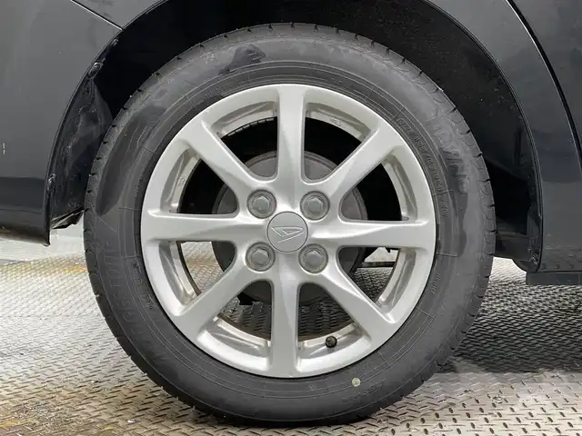 ダイハツ ウェイク X SA 愛知県 2015(平27)年 7.7万km ブラックマイカメタリック 社外メモリナビ（AVN-Z04i）/・AM/FM/CD/DVD/Bluetooth/・フルセグテレビ/衝突軽減ブレーキ/片側パワースライド/ETC/LEDヘッドライト/純正14インチアルミホイル/オートエアコン/オートライト/プッシュスタートボタン/スマートキー/フロアマット/保証書/取扱説明書