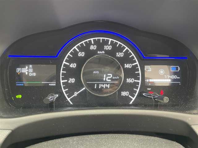 日産 ノート e－パワー X 神奈川県 2017(平29)年 7.8万km スーパーブラック 純正ナビ　全方位カメラ　スマートルームミラー　禁煙車　Ｂｌｕｅｔｏｏｔｈ　フルセグＴＶ　ＤＶＤ再生　ＥＴＣ　前後ドラレコ　衝突軽減　ＨＩＤオートライト　レーンキープ　純正フロアマット　プッシュスタート