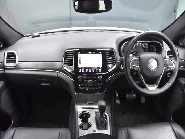 クライスラー・ジープ ジープ グランドチェロキー LTD 和歌山県 2021(令3)年 5.1万km 白 黒革 /CarPlay /ACC /ナビ /Bカメ /TV /エアサス/前後ドラレコ  /オートテールゲート /衝突軽減ブレーキ /レーンセンス /BSM /ベンチレーション /シートヒーター /パワーシート /スマートキー /パドルシフト /HIDライト /ETC/取扱説明書/保証書