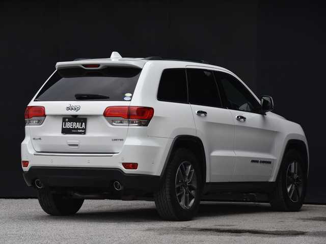 クライスラー・ジープ ジープ グランドチェロキー LTD 和歌山県 2021(令3)年 5.1万km 白 黒革 /CarPlay /ACC /ナビ /Bカメ /TV /エアサス/前後ドラレコ  /オートテールゲート /衝突軽減ブレーキ /レーンセンス /BSM /ベンチレーション /シートヒーター /パワーシート /スマートキー /パドルシフト /HIDライト /ETC/取扱説明書/保証書