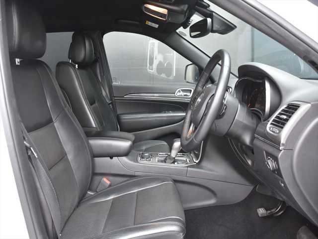 クライスラー・ジープ ジープ グランドチェロキー LTD 和歌山県 2021(令3)年 5.1万km 白 黒革 /CarPlay /ACC /ナビ /Bカメ /TV /エアサス/前後ドラレコ  /オートテールゲート /衝突軽減ブレーキ /レーンセンス /BSM /ベンチレーション /シートヒーター /パワーシート /スマートキー /パドルシフト /HIDライト /ETC/取扱説明書/保証書