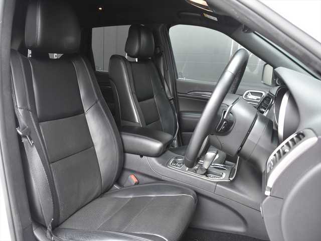 クライスラー・ジープ ジープ グランドチェロキー LTD 和歌山県 2021(令3)年 5.1万km 白 黒革 /CarPlay /ACC /ナビ /Bカメ /TV /エアサス/前後ドラレコ  /オートテールゲート /衝突軽減ブレーキ /レーンセンス /BSM /ベンチレーション /シートヒーター /パワーシート /スマートキー /パドルシフト /HIDライト /ETC/取扱説明書/保証書