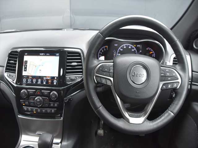 クライスラー・ジープ ジープ グランドチェロキー LTD 和歌山県 2021(令3)年 5.1万km 白 黒革 /CarPlay /ACC /ナビ /Bカメ /TV /エアサス/前後ドラレコ  /オートテールゲート /衝突軽減ブレーキ /レーンセンス /BSM /ベンチレーション /シートヒーター /パワーシート /スマートキー /パドルシフト /HIDライト /ETC/取扱説明書/保証書