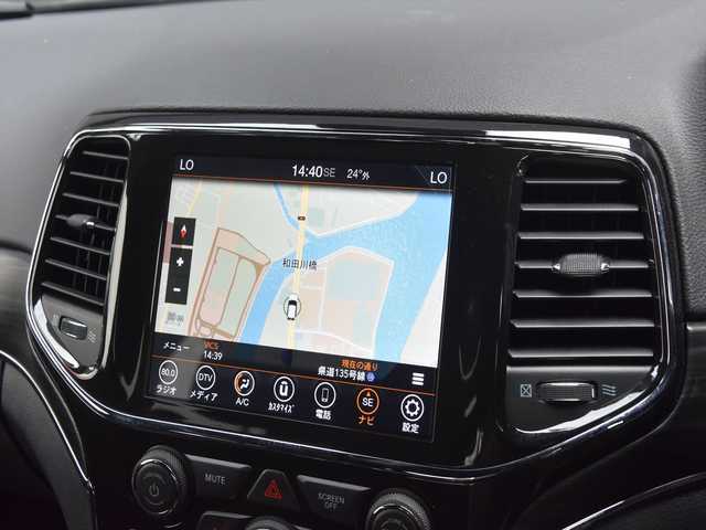 クライスラー・ジープ ジープ グランドチェロキー LTD 和歌山県 2021(令3)年 5.1万km 白 黒革 /CarPlay /ACC /ナビ /Bカメ /TV /エアサス/前後ドラレコ  /オートテールゲート /衝突軽減ブレーキ /レーンセンス /BSM /ベンチレーション /シートヒーター /パワーシート /スマートキー /パドルシフト /HIDライト /ETC/取扱説明書/保証書