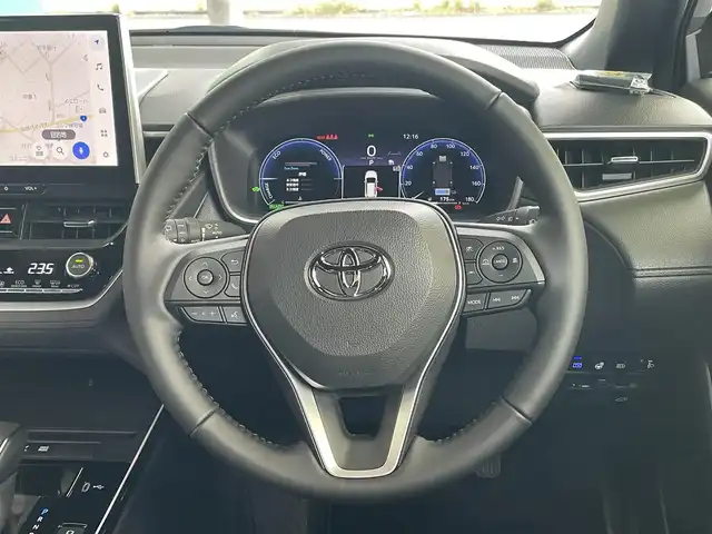 トヨタ カローラ クロス ハイブリッド Z 宮城県 2025(令7)年 0.1万km メタルストリームM 純正ナビ 10.5インチ/ＡＭ／ＦＭ／Ｂｌｕｅｔｏｏｔｈ／Ｍｉｒａｃａｓｔ／フルセグＴＶ/レーダークルーズコントロール/ブラインドスポットモニター/プリクラッシュセーフティ/レーンディパーチャーアラート/レーントレーシングアシスト/クリアランスソナー/ハンドルヒーター/シートヒーター/運転席パワーシート/オートハイビーム（ＬＥＤ）/パワーバックドア/ＥＴＣ２．０/純正フロアマット/ハーフレザーシート/スペアキー×１/純正AWサマータイヤ225/50/R18