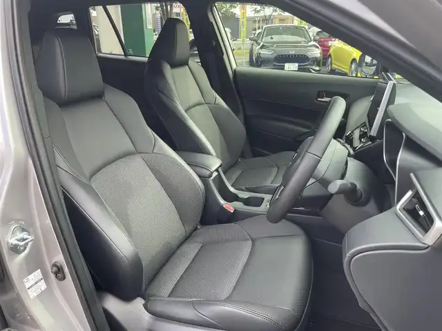 トヨタ カローラ クロス ハイブリッド Z 宮城県 2025(令7)年 0.1万km メタルストリームM 純正ナビ 10.5インチ/ＡＭ／ＦＭ／Ｂｌｕｅｔｏｏｔｈ／Ｍｉｒａｃａｓｔ／フルセグＴＶ/レーダークルーズコントロール/ブラインドスポットモニター/プリクラッシュセーフティ/レーンディパーチャーアラート/レーントレーシングアシスト/クリアランスソナー/ハンドルヒーター/シートヒーター/運転席パワーシート/オートハイビーム（ＬＥＤ）/パワーバックドア/ＥＴＣ２．０/純正フロアマット/ハーフレザーシート/スペアキー×１/純正AWサマータイヤ225/50/R18