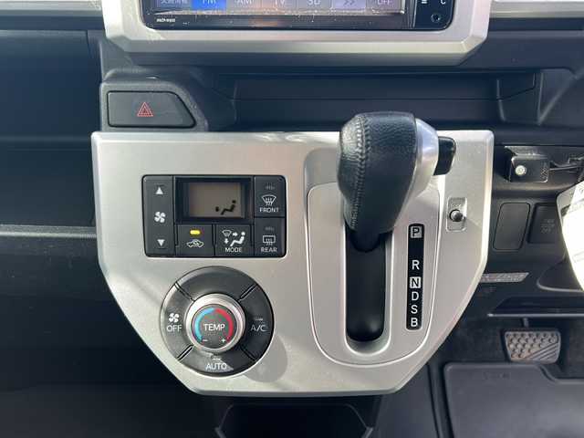 ダイハツ ウェイク G SA 愛知県 2015(平27)年 12.8万km パールホワイトⅢ /禁煙車//純正ナビ・フルセグTV/　(NMZP-W64D)//バックカメラ//ETC//前ドラレコ/　(ZDR-022)//スマートアシスト//低速域衝突回避支援ブレーキ//誤発進抑制制御//先行車発進お知らせ//両側パワースライドドア//後席サンシェード//LEDオートライト//プッシュスタート//ecoIDLE//電動格納ミラー//ISOFIX//ステアリングスイッチ//フォグランプ//純正ラバーフロアマット//純正ドアバイザー//取扱説明書/新車保証書//スペアキー×1