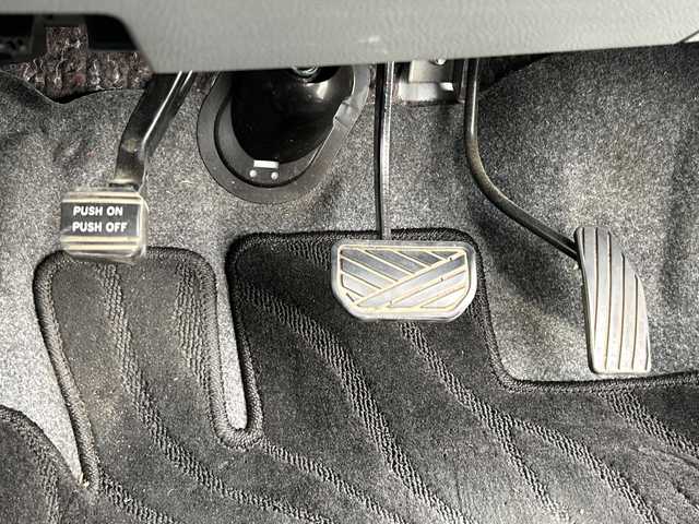 スズキ ワゴンＲ FX－LTD 千葉県 2011(平23)年 12.2万km パールホワイト 社外ナビ（ｃａｒｒｏｚｚｅｒｉａ　ＡＶＩＣ－ＭＲＺ０９）　シートカバー　ＬＥＤルームランプ　ＢＴ　スマートキー　フルセグ　ＥＴＣ　ＡＡＣ　レベライザー　社外マット　サイドバイザー　社外ＡＷ/社外ナビ（carrozzeria　AVIC-MRZ09）/シートカバー/ＬＥＤルームランプ/ＢＴ/スマートキー/フルセグ/ＥＴＣ/AAC/レベライザー/社外マット/サイドバイザー/社外AW