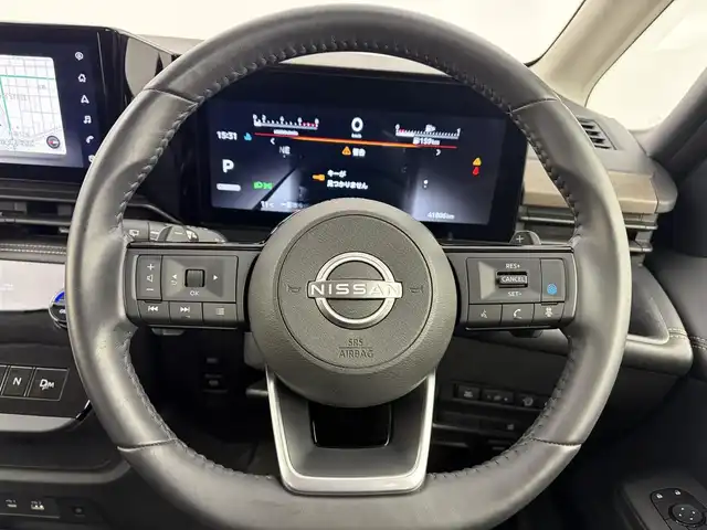 日産 セレナ ハイウェイスター V 愛知県 2023(令5)年 4.2万km ミディアムブルーメタリック 純正12.3インチナビ/アラウンドビューモニター/フルセグTV/フリップダウンモニター/プロパイロット/エマージェンシーブレーキ/ブラインドスポットワーニング/横滑り防止装置/ソナー機能/車線逸脱防止支援システム/オートライト/オートマチックハイビーム/LEDヘッドライト/LEDフォグランプ/インテリジェントルームミラー/後席サンシェード/ワイヤレス充電/両側パワースライドドア/ETC2.0/純正16インチアルミホイール/純正フロアマット/パドルシフト/プッシュスタート/スマートキー