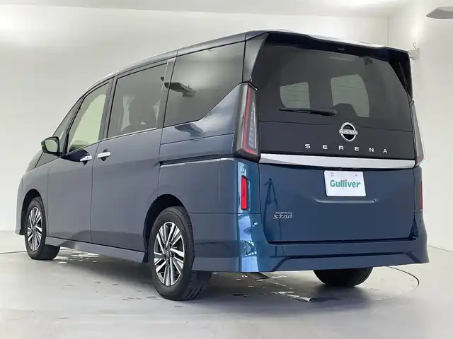 日産 セレナ ハイウェイスター V 福井県 2023(令5)年 4.2万km ミディアムブルーメタリック 純正12.3インチナビ/アラウンドビューモニター/フルセグTV/フリップダウンモニター/プロパイロット/エマージェンシーブレーキ/ブラインドスポットワーニング/横滑り防止装置/ソナー機能/車線逸脱防止支援システム/オートライト/オートマチックハイビーム/LEDヘッドライト/LEDフォグランプ/インテリジェントルームミラー/後席サンシェード/ワイヤレス充電/両側パワースライドドア/ETC2.0/純正16インチアルミホイール/純正フロアマット/パドルシフト/プッシュスタート/スマートキー