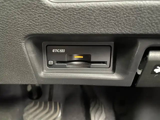 日産 セレナ ハイウェイスター V 福井県 2023(令5)年 4.2万km ミディアムブルーメタリック 純正12.3インチナビ/アラウンドビューモニター/フルセグTV/フリップダウンモニター/プロパイロット/エマージェンシーブレーキ/ブラインドスポットワーニング/横滑り防止装置/ソナー機能/車線逸脱防止支援システム/オートライト/オートマチックハイビーム/LEDヘッドライト/LEDフォグランプ/インテリジェントルームミラー/後席サンシェード/ワイヤレス充電/両側パワースライドドア/ETC2.0/純正16インチアルミホイール/純正フロアマット/パドルシフト/プッシュスタート/スマートキー