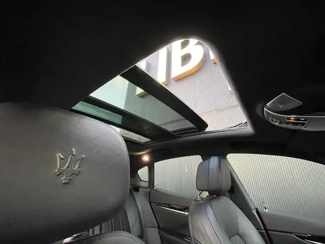 マセラティ レヴァンテ 長野県 2018(平30)年 4万km 黒 電動パノラマサンルーフ/純正OP21インチ・アンテーオAW/レッドキャリパー/エアサスペンション/ブラックレザーシート/パワーシート/フロントシートヒーター/電動リフトゲート/アクティブ・シフト・パドル/純正ナビゲーション/Apple Car Play/Android Auto/地デジTV/360°カメラ/パワーバックドア/電動チルト＆テレスコピックステアリング/クルーズコントロール/パーキングセンサー/HIDヘッドライト /ETC/外装色：ネロ・リベーレ