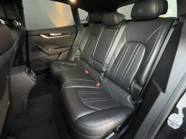 マセラティ レヴァンテ 長野県 2018(平30)年 4万km 黒 電動パノラマサンルーフ/純正OP21インチ・アンテーオAW/レッドキャリパー/エアサスペンション/ブラックレザーシート/パワーシート/フロントシートヒーター/電動リフトゲート/アクティブ・シフト・パドル/純正ナビゲーション/Apple Car Play/Android Auto/地デジTV/360°カメラ/パワーバックドア/電動チルト＆テレスコピックステアリング/クルーズコントロール/パーキングセンサー/HIDヘッドライト /ETC/外装色：ネロ・リベーレ