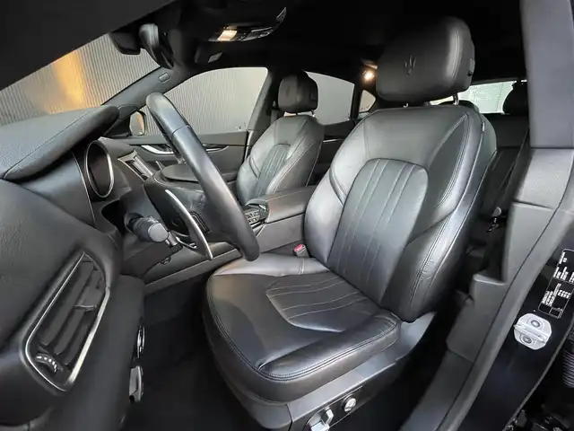 マセラティ レヴァンテ 長野県 2018(平30)年 4万km 黒 電動パノラマサンルーフ/純正OP21インチ・アンテーオAW/レッドキャリパー/エアサスペンション/ブラックレザーシート/パワーシート/フロントシートヒーター/電動リフトゲート/アクティブ・シフト・パドル/純正ナビゲーション/Apple Car Play/Android Auto/地デジTV/360°カメラ/パワーバックドア/電動チルト＆テレスコピックステアリング/クルーズコントロール/パーキングセンサー/HIDヘッドライト /ETC/外装色：ネロ・リベーレ