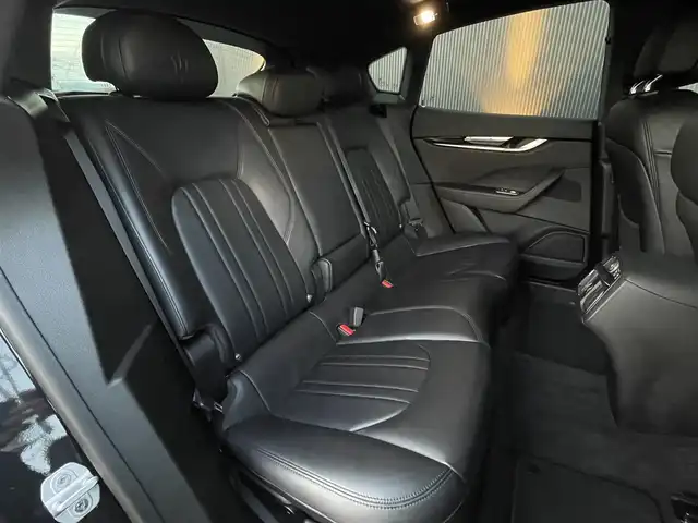 マセラティ レヴァンテ 長野県 2018(平30)年 4万km 黒 電動パノラマサンルーフ/純正OP21インチ・アンテーオAW/レッドキャリパー/エアサスペンション/ブラックレザーシート/パワーシート/フロントシートヒーター/電動リフトゲート/アクティブ・シフト・パドル/純正ナビゲーション/Apple Car Play/Android Auto/地デジTV/360°カメラ/パワーバックドア/電動チルト＆テレスコピックステアリング/クルーズコントロール/パーキングセンサー/HIDヘッドライト /ETC/外装色：ネロ・リベーレ