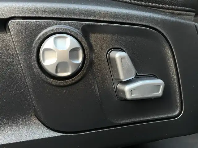 マセラティ レヴァンテ 長野県 2018(平30)年 4万km 黒 電動パノラマサンルーフ/純正OP21インチ・アンテーオAW/レッドキャリパー/エアサスペンション/ブラックレザーシート/パワーシート/フロントシートヒーター/電動リフトゲート/アクティブ・シフト・パドル/純正ナビゲーション/Apple Car Play/Android Auto/地デジTV/360°カメラ/パワーバックドア/電動チルト＆テレスコピックステアリング/クルーズコントロール/パーキングセンサー/HIDヘッドライト /ETC/外装色：ネロ・リベーレ