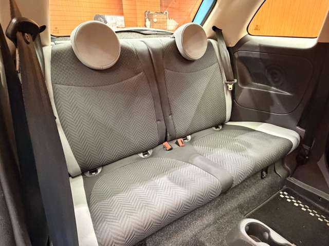 フィアット ５００ ツインエア ポップ 千葉県 2017(平29)年 4.6万km ブルーヴォラーレ 後期モデル　/ナビ　/ＴＶ　/バックカメラ　/Ｂｌｕｅｔｏｏｔｈ接続　/シェブロンストライプファブリックシート　/アイボリーエアコンパネル　/キーレス　/アイドリングストップ　/１オーナー　/ドラレコ　/ＥＴＣ