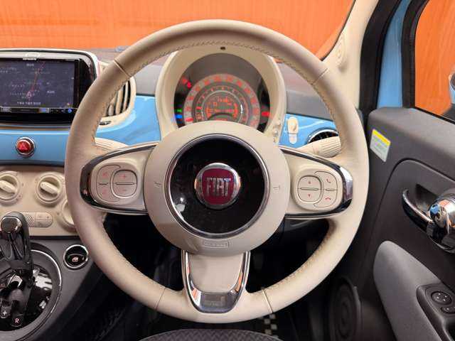 フィアット ５００ ツインエア ポップ 千葉県 2017(平29)年 4.6万km ブルーヴォラーレ 後期モデル　/ナビ　/ＴＶ　/バックカメラ　/Ｂｌｕｅｔｏｏｔｈ接続　/シェブロンストライプファブリックシート　/アイボリーエアコンパネル　/キーレス　/アイドリングストップ　/１オーナー　/ドラレコ　/ＥＴＣ